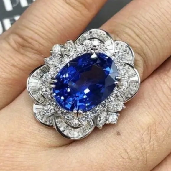 Silvertone and Blue Gemstone Ring with Rhinestones - Picture 3 of 7